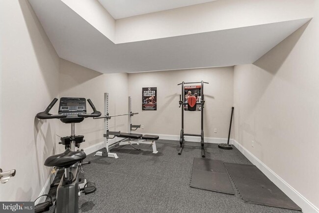 Building Photo - 829 Golden Arrow St