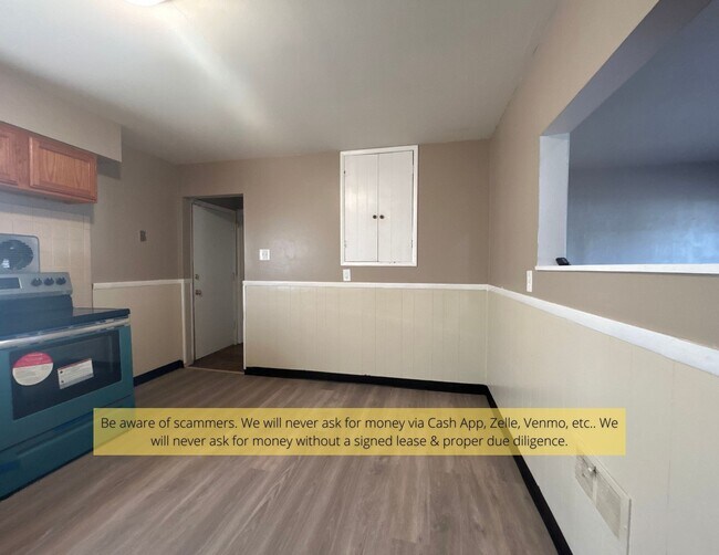 Building Photo - 1412 Broadlawns Ln
