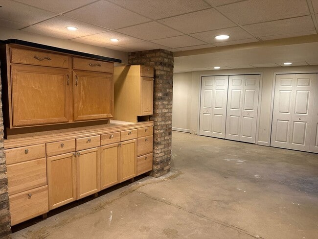 Building Photo - 5490 Fox Path Ln