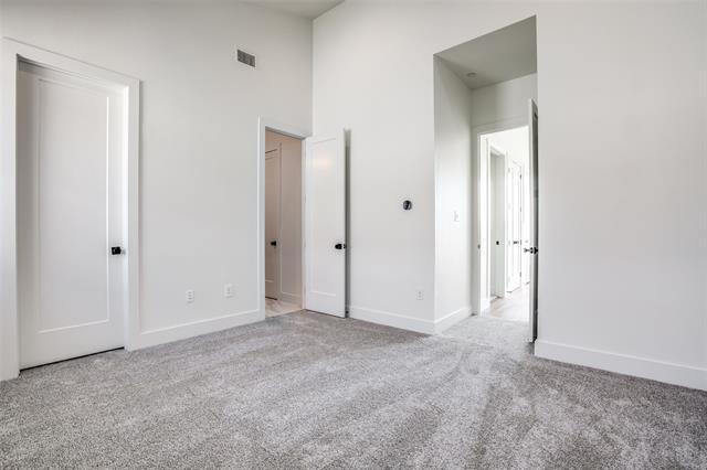 Building Photo - 2143 Mail Ave