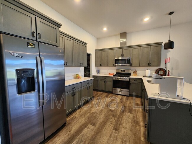 Building Photo - 114 Dogwood Ln