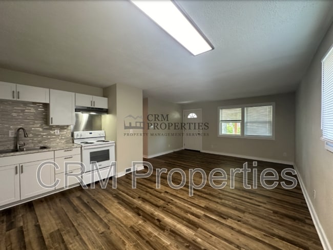 Building Photo - 5204 Ojibway Dr
