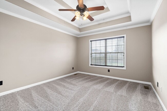 Building Photo - Pet Friendly Three Bedroom with Bonus!