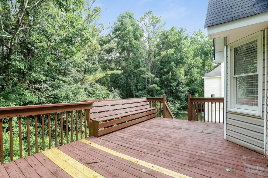Building Photo - 815 Tynsdale Dr