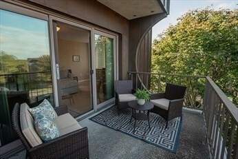 Building Photo - 1006 Paradise Rd