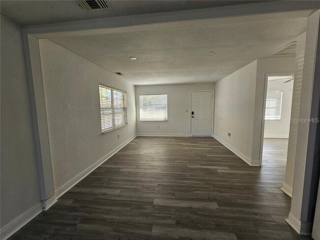 Building Photo - 2349 Lisa St