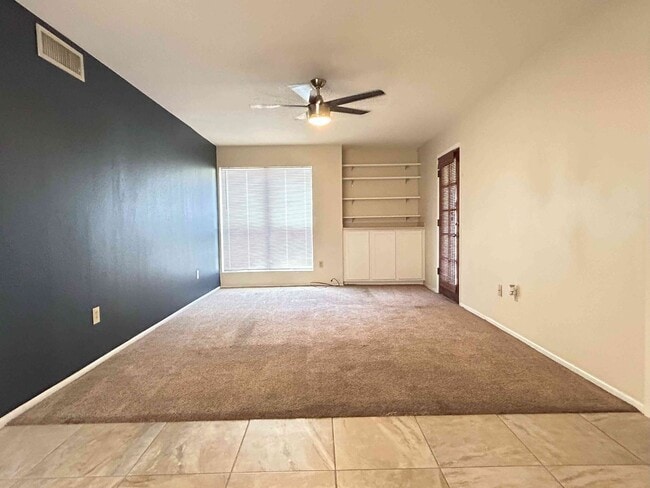 Building Photo - GORGEOUS REMODEL! 2 BED 2 BATH IN POINTS WEST!