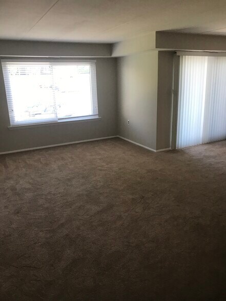 Building Photo - 125S Clubhouse Dr SW, Unit #4