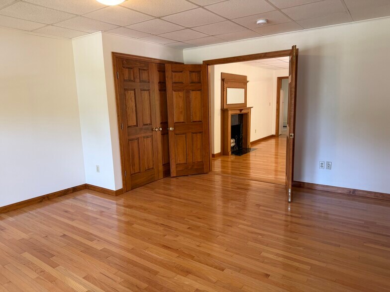 Building Photo - 247 Allen Ave
