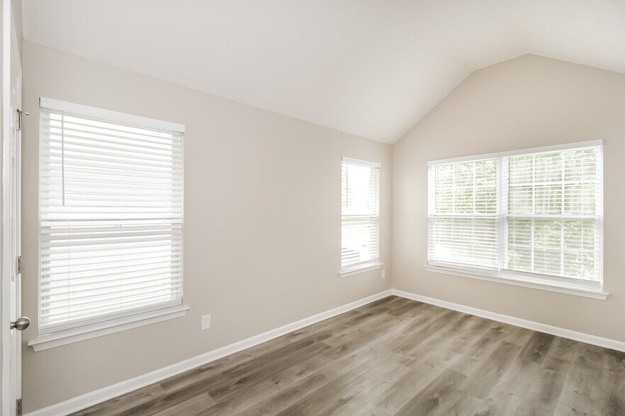 Building Photo - 1037 Summer Cypress Dr