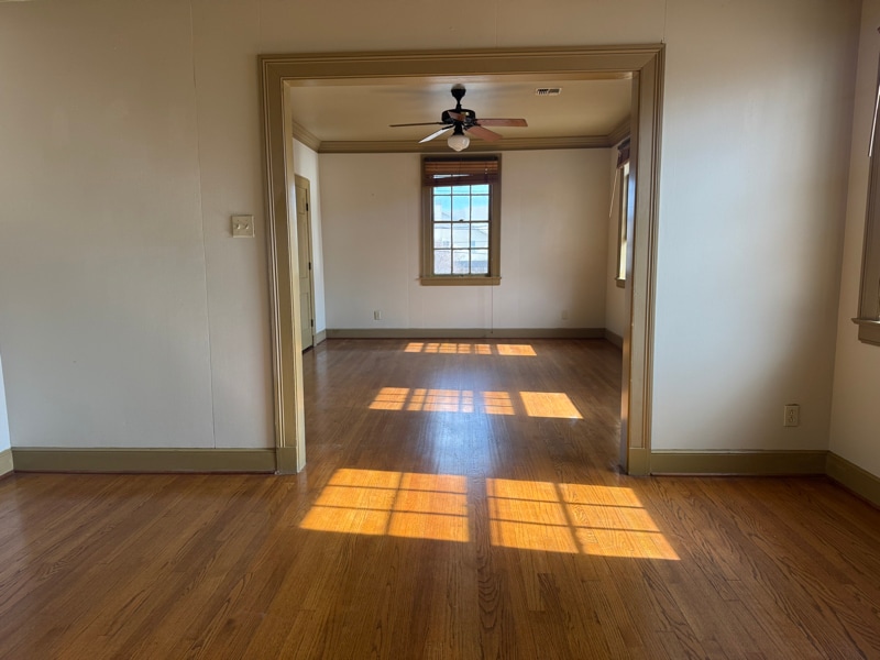 Building Photo - 317 W University Ave