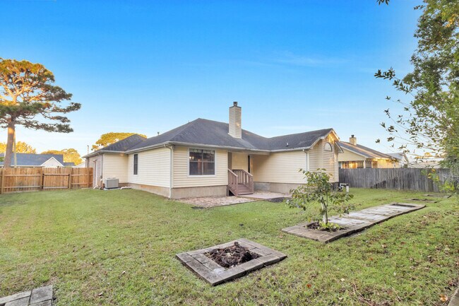 Building Photo - 2232 Fulva Dr