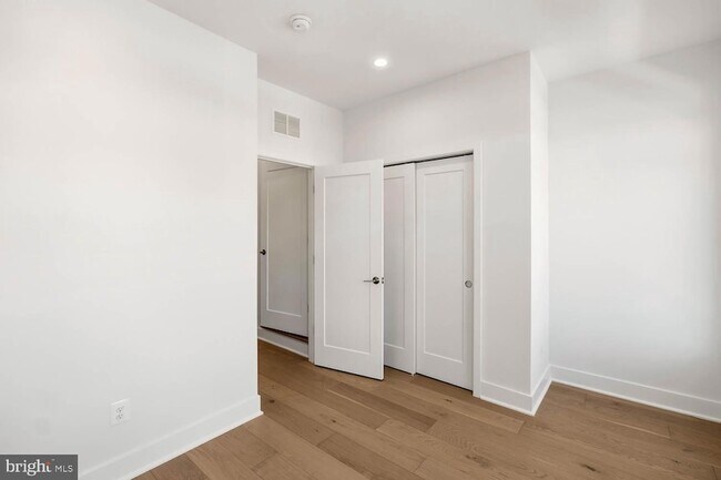 Building Photo - 2607 1st St NW