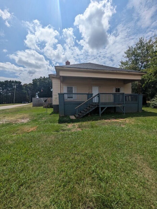 Building Photo - 2BD/1BA Unit in Newton, NC
