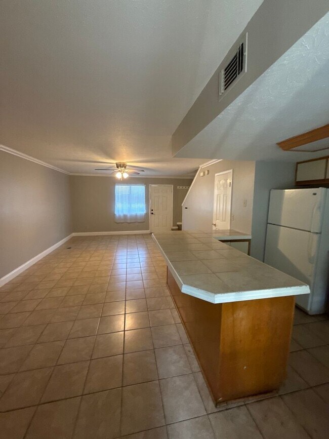 Building Photo - For Rent! Beautiful 2BA/1.5BR Townhome in Gulf Highlands!