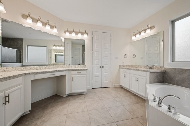 Building Photo - 4055 Woodland Meadow Dr
