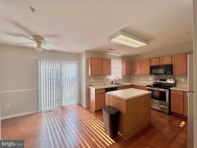 Building Photo - 6609 Fable Ct