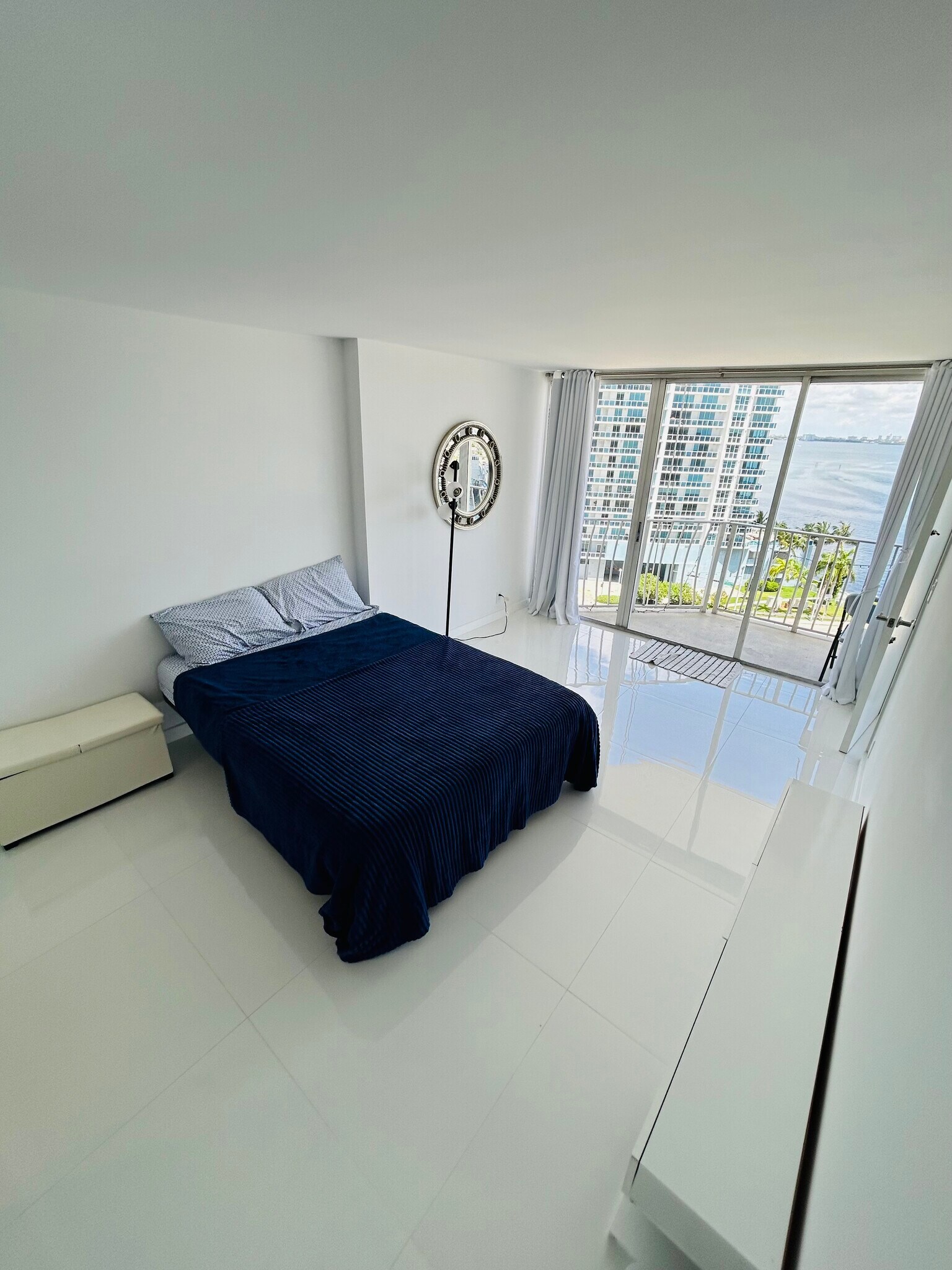 Building Photo - 7601 E Treasure Dr