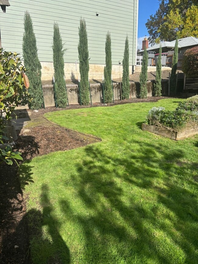 Building Photo - Enjoy 1.125 Acres near Downtown McMinnville