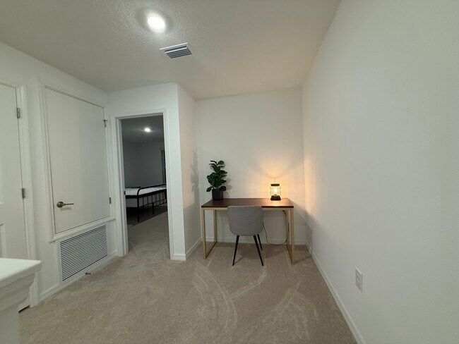 Building Photo - 8733 Winter Breeze Wy