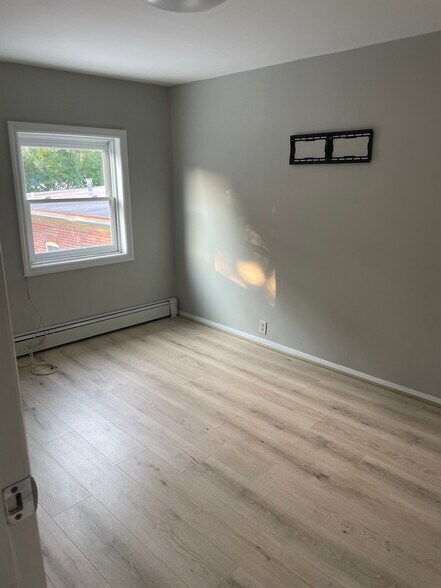Rear Bedroom - 3rd Floor - 412 Market St