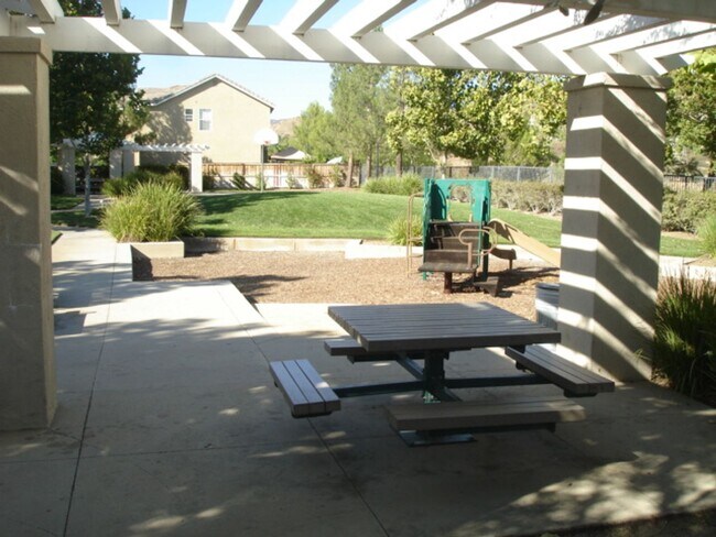 Building Photo - Spacious 3-Bedroom Home with a Big Loft & Community Pool in Saugus!