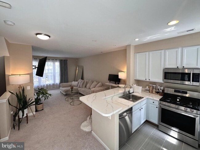 Building Photo - 23098 Fontwell Square