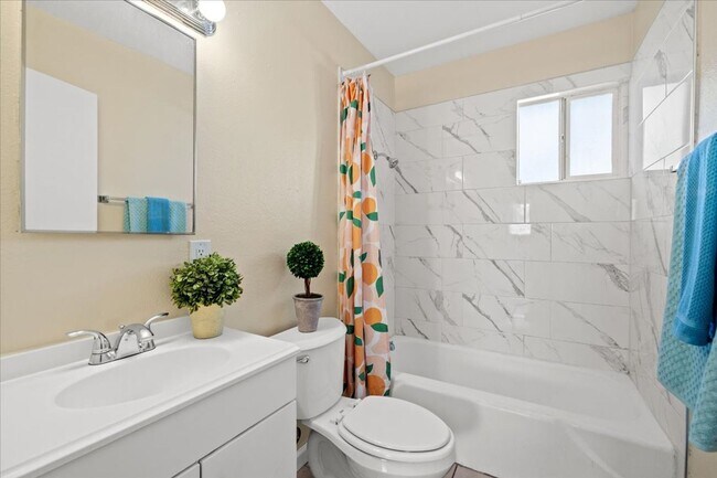 Building Photo - Fabulous Home!