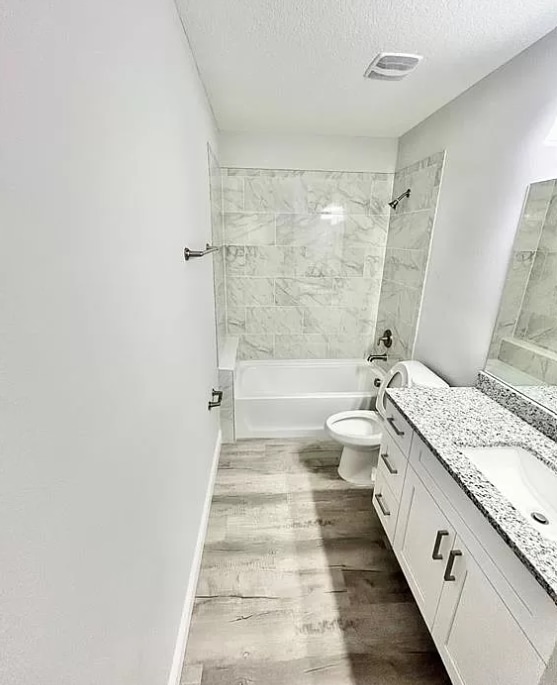 Hallway Bathroom - 710 W Beresford Rd