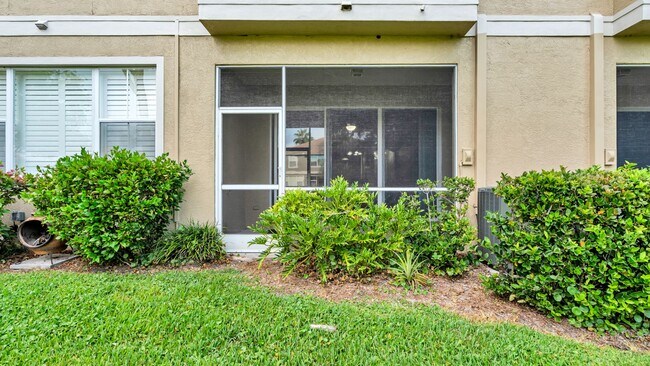 Building Photo - Spacious, light, bright 2 Master BR, 2-car...
