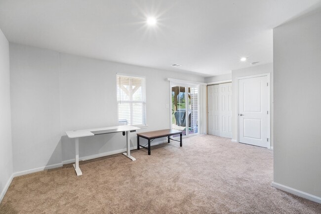 Building Photo - 16 Sedicavage Way