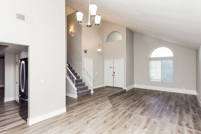 Building Photo - 333 Santa Monica Dr