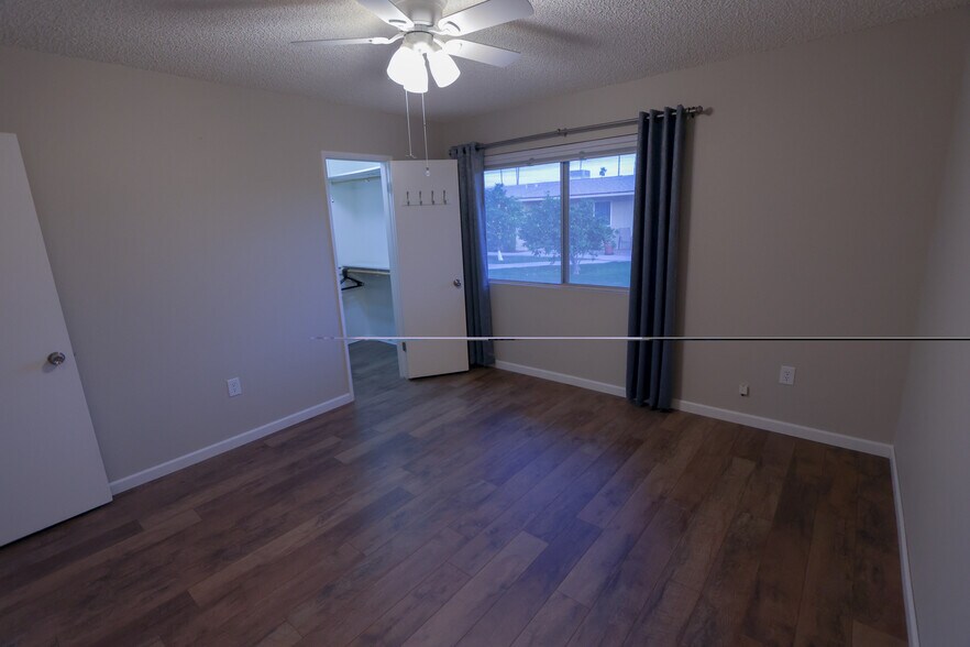 Second bedroom - 10941 W Santa Fe Dr