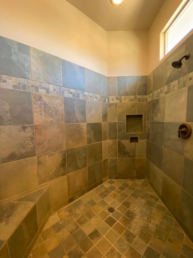 Building Photo - Unfurnished Home in Sunbrook!