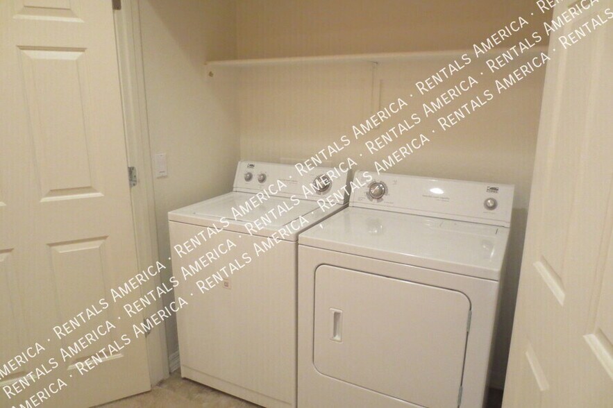 Building Photo - 16245 N 30th Pl