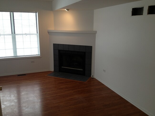 Building Photo - 3527 Frontenac Ct