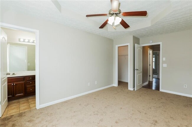 Building Photo - 6212 Ellenwood Dr