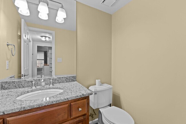 Building Photo - Your Dream Home Awaits!