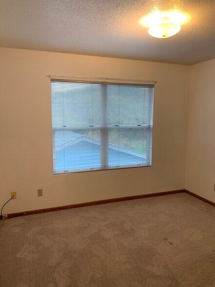 Building Photo - 2167 Sunnyslope Dr