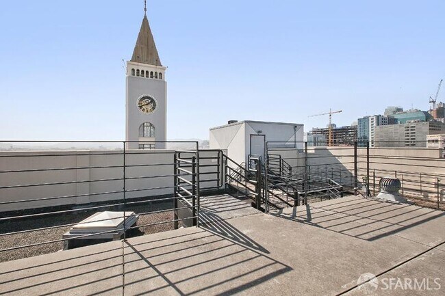 Building Photo - 461 2nd St