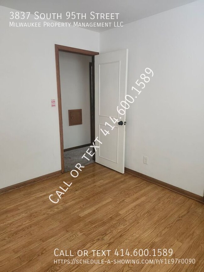 Building Photo - 3837 S 95th St