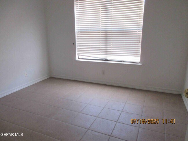 Building Photo - 1465 Sierra De Oro Dr