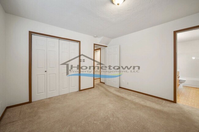 Building Photo - 433 N Brushwood Ct