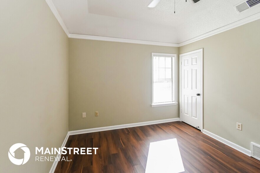 Building Photo - 5833 S Newberry Ln