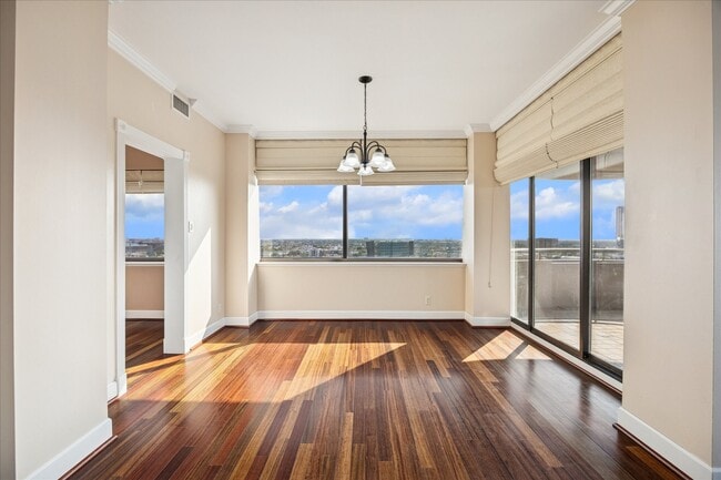 Building Photo - 5000 Montrose Blvd