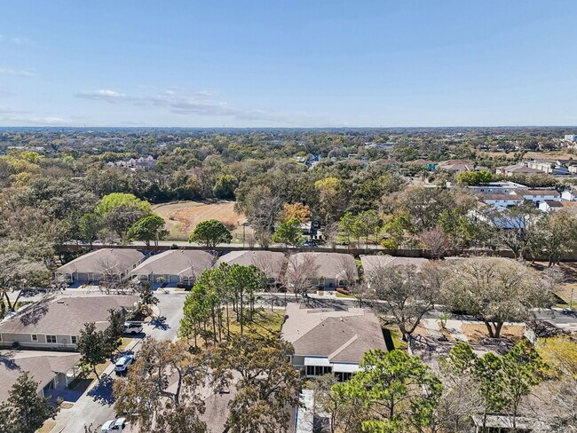 Building Photo - 2011 Villa Sites Dr