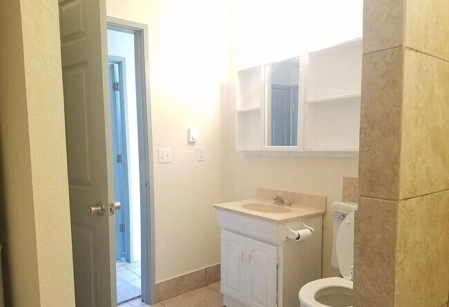 Building Photo - Desired NE Tacoma Community