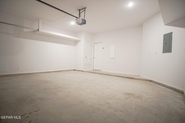 Building Photo - 12874 Woolstone Dr