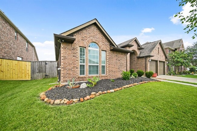 Building Photo - 7413 Woodward Springs Dr