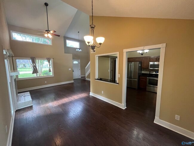 Building Photo - 14909 Clovercrest Dr SE